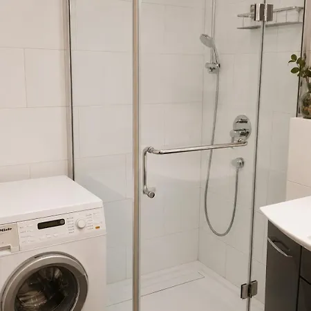 Apartamento Moderne Mit Garten Und Carport, Naehe Salzburg *