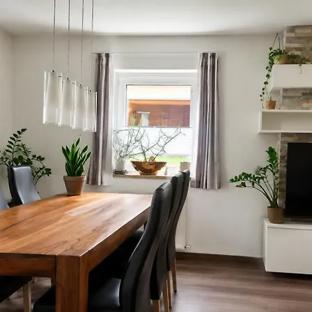 Moderne Mit Garten Und Carport, Naehe Salzburg *